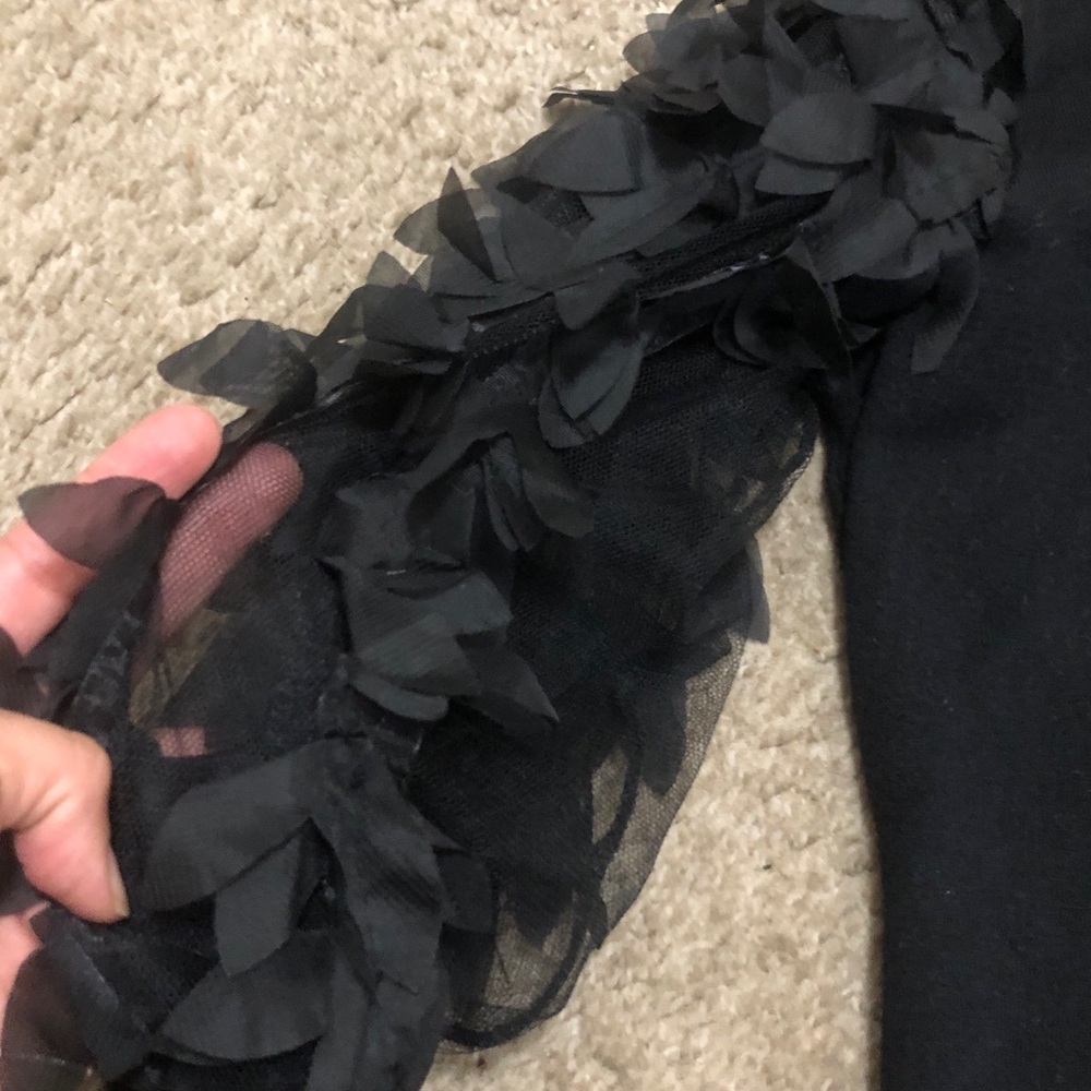 Sioni Black Ribbed Knit Top with Frilled Neckline Size M - Picture 5 of 8